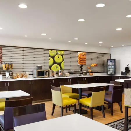La Quinta Inn & Suites by Wyndham Spokane Valley