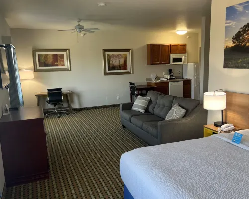 Days Inn & Suites by Wyndham Columbus NE Hotels in Platte County