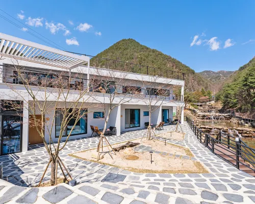 Geochang Pool Villa Bong Stay Hotels in Geochang