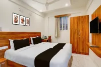 Classic With Balconyroyal Avenue - Bungalows