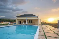 Clare's Manor in Ocho Rios With Mini Golf Course - Villas