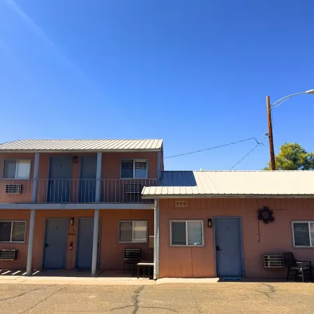 Travelers Motel