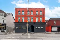 The Mccaul Urban Retreat Near Kensington Market Hotels in Dufferin Grove