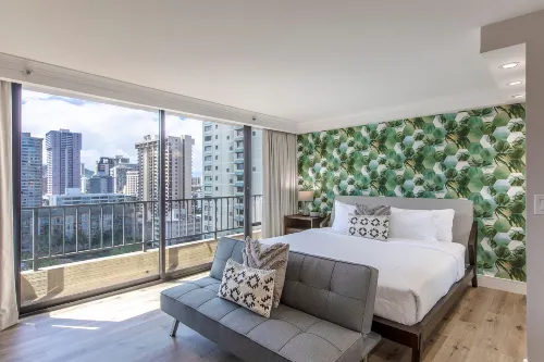 Partial Ocean King Studio w/ Kitchenette, AC &Pool - Homestays