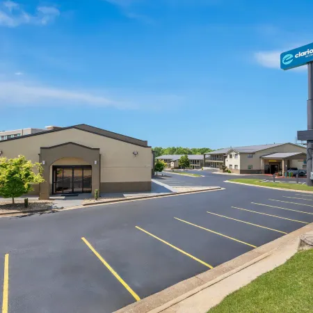 Clarion Pointe Athens I-65