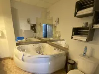 Le Convivial Hotels in Rouyn Noranda