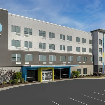 Tru by Hilton Fayetteville I-95