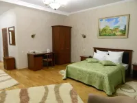 Alyaska Hotel