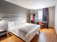 Ibis Styles Pamplona Noain - ที่มีบาร์