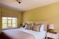 Duke House - Homestays