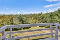 25-acre Hideaway in Oakhurst: Pet Friendly! - 2-Star