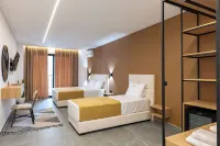 Grace Hotel - balcony