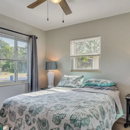 Private Yard & Patio! Tampa Bay Family Getaway