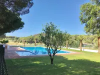 Cozy Glamping Chalet in Palamós with Garden View - Swimmingpools