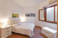 Chic Villa Antonina 2 Bedroom Apartment Sleeps 6 - parking
