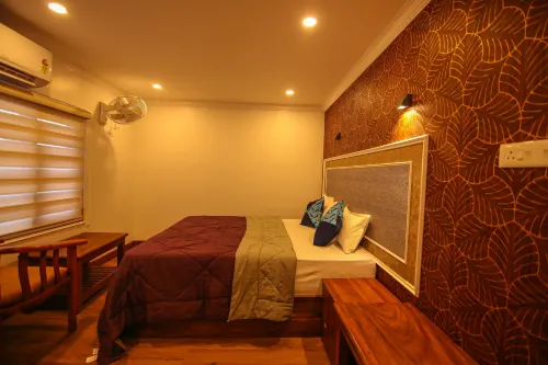 Tharangini Houseboats - Homestays