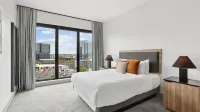 Sentral West Midtown at Star Metals - Kitchens