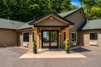 The Sandbar Lodge at Torch Lake - Wifi