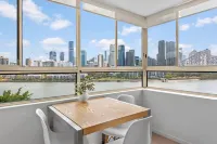 Wow! ~ Skyline City, Water + Story Bridge Views - 3-Star