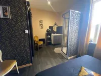 Chambres D’hote au Chapeau Claque Cabaret - Homestays