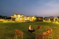ELIVAAS 24 Carat 4BHK Villa with Pool - Villas