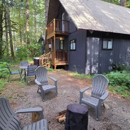 Luxury A-Frame w/ New Hot Tub! 15 Mins to Stevens Pass - Misty Mt. Haus