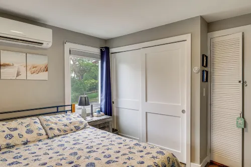 Work, Play & Explore! Coastal York Gem Near Beach - Balkon