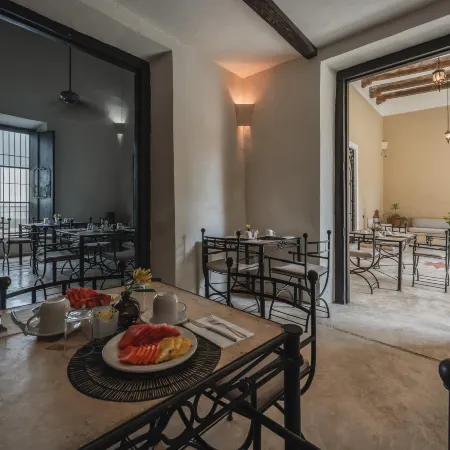Art 64 Guest House – Adults Only