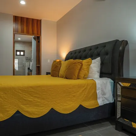 Beautiful New Condo Sea Breeze