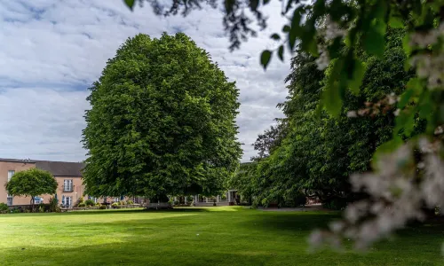 Dunadry Hotel and Gardens