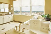 Davenport Hotel, Autograph Collection - Hot Tub