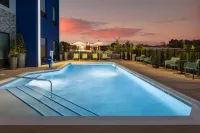 Tru by Hilton Cleveland - Pools
