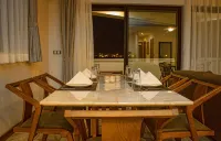 The Streamliner Hotel Apartment - breakfast