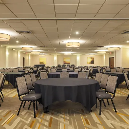 Cottonwood Airport & Expo Hotel Louisville