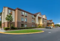 Red Roof Inn & Suites Savannah Airport - 2-Star