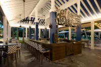 Hilton Garden Inn Key West/The Keys Collection - bar