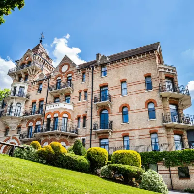 The Petersham Hotels near The Stoop