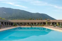 The Virginian Lodge - Swimmingpools