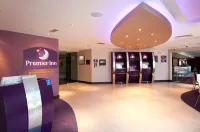 Premier Inn London Gatwick Airport (Manor Royal) - Park Yeri