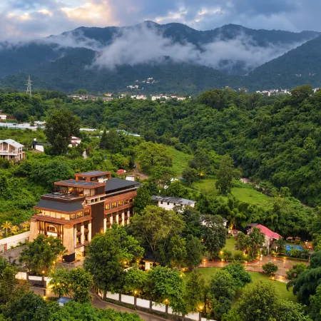 Pleasant Tree Hotels - Luxury Stay Amidst Nature