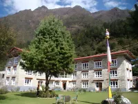 Everest Summit Lodge - Lukla - 2 ดาว