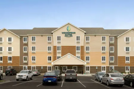 WoodSpring Suites Chicago Romeoville Отели рядом с достопримечательностью «Парк Плиммер»