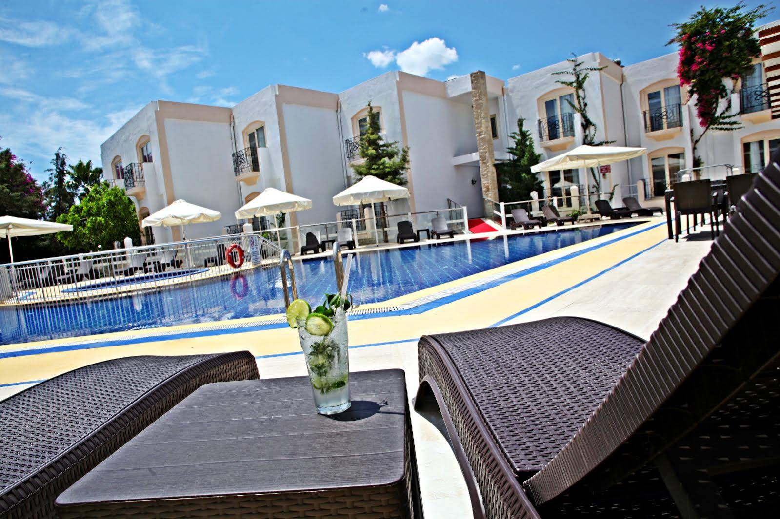 Serpina Hotel