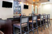 La Quinta Inn & Suites by Wyndham Clinton Historic Route 66 - bar