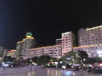 Huaxia Hotel فنادق في داجَو
