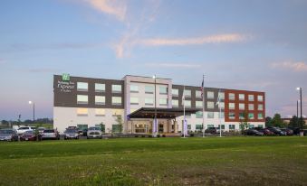 Holiday Inn Express & Suites Bourbonnais East - Bradley