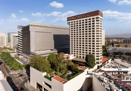Doubletree by Hilton Los Angeles Downtown - parking