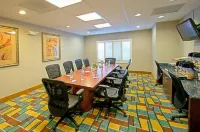 Holiday Inn Express & Suites Tucson