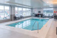 Hilton Garden Inn Sudbury - piscina