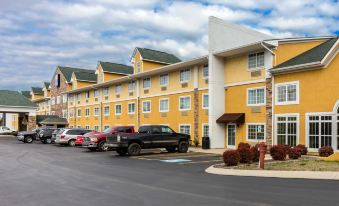 Comfort Inn & Suites Nashville Near Tanger Outlets